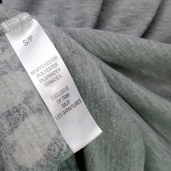 Ardene Long Sleeve Elephant Scoop Bottom Top - Size Small - Picture 9 of 10